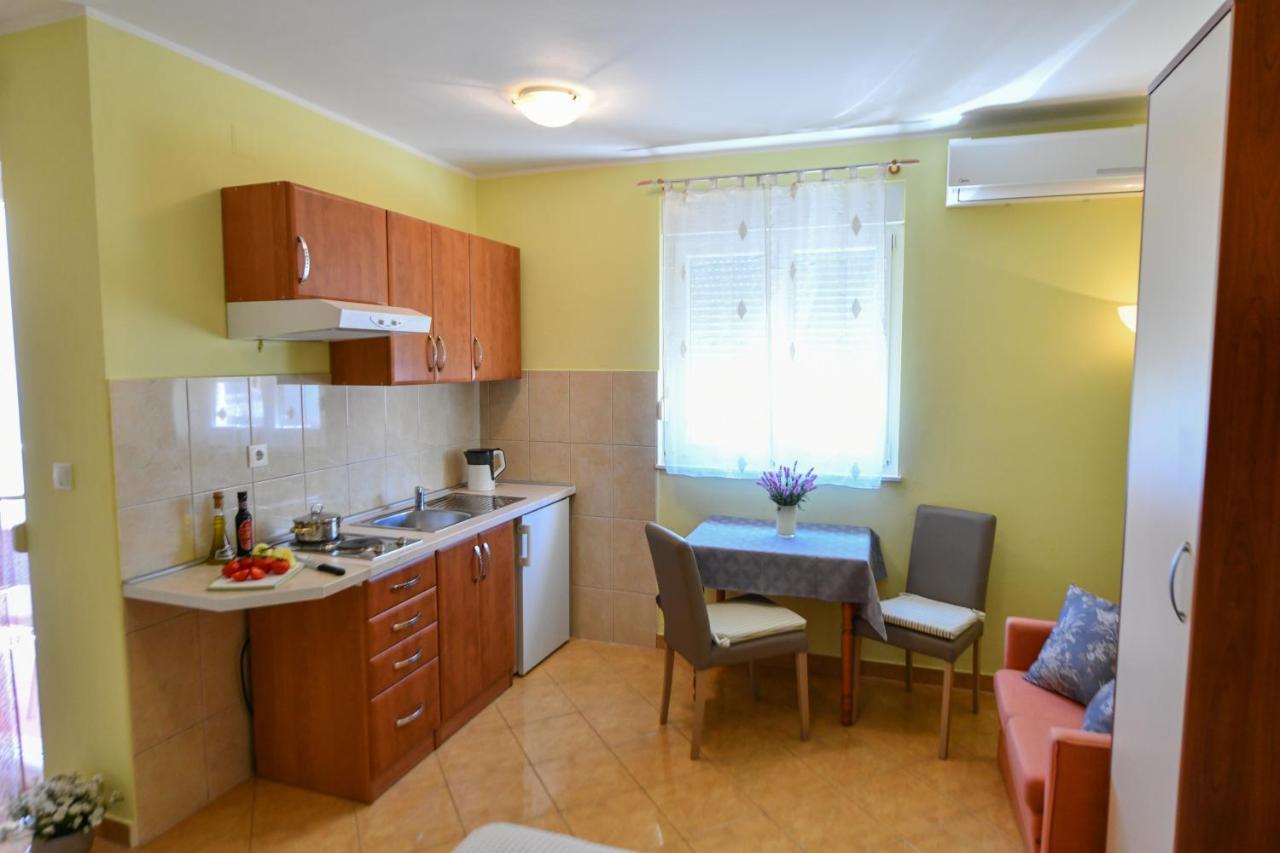 Apartments Vila Miranda Vodice Exterior foto