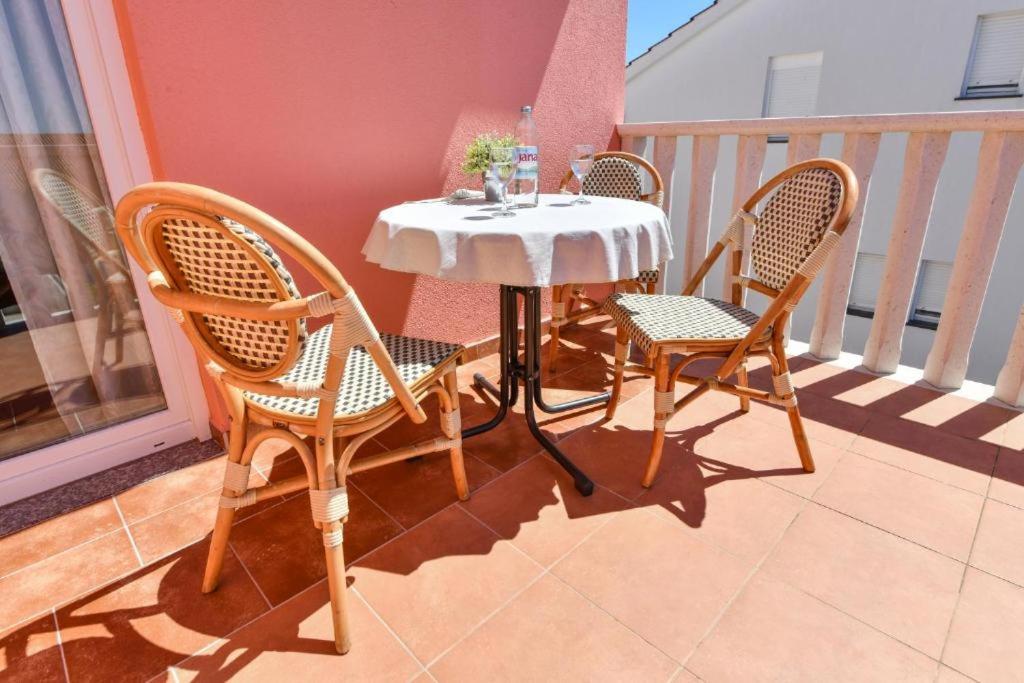 Apartments Vila Miranda Vodice Exterior foto