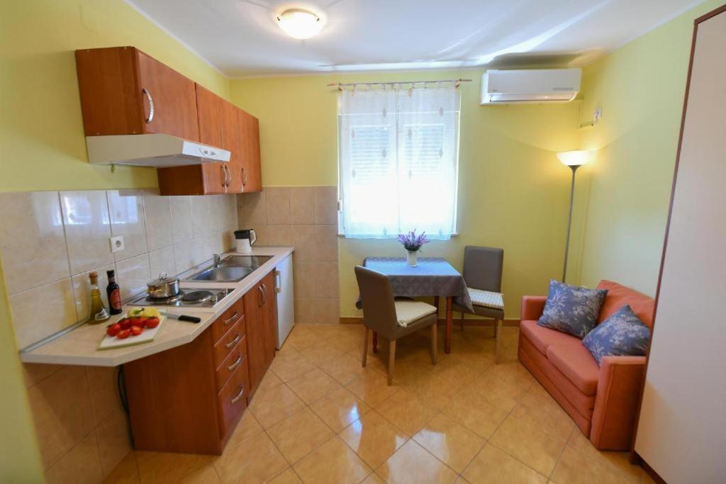 Apartments Vila Miranda Vodice Exterior foto