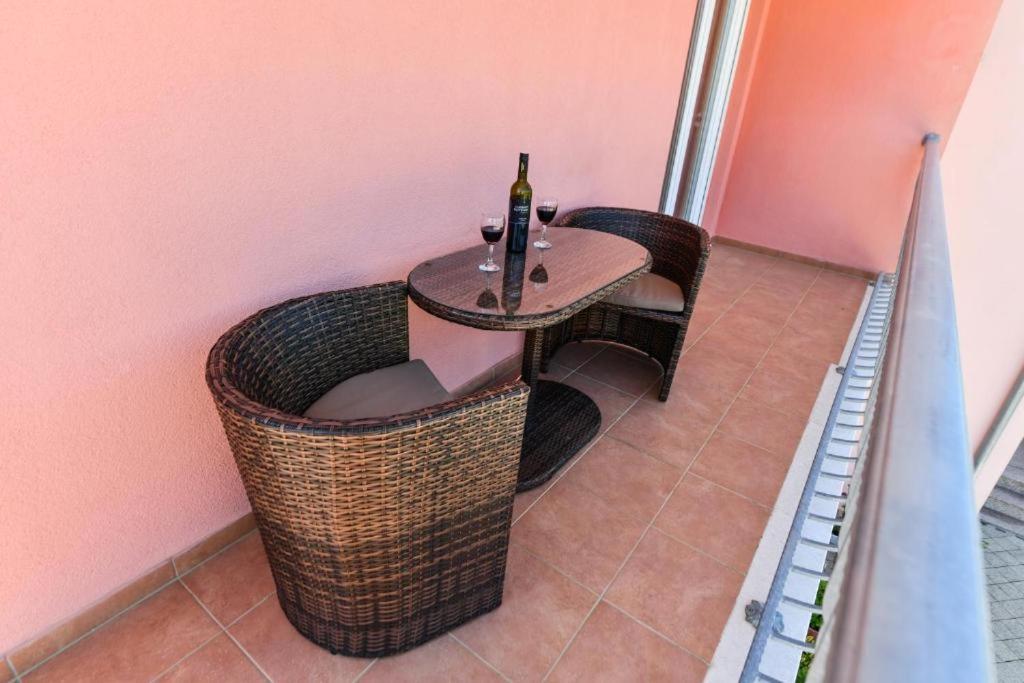 Apartments Vila Miranda Vodice Exterior foto