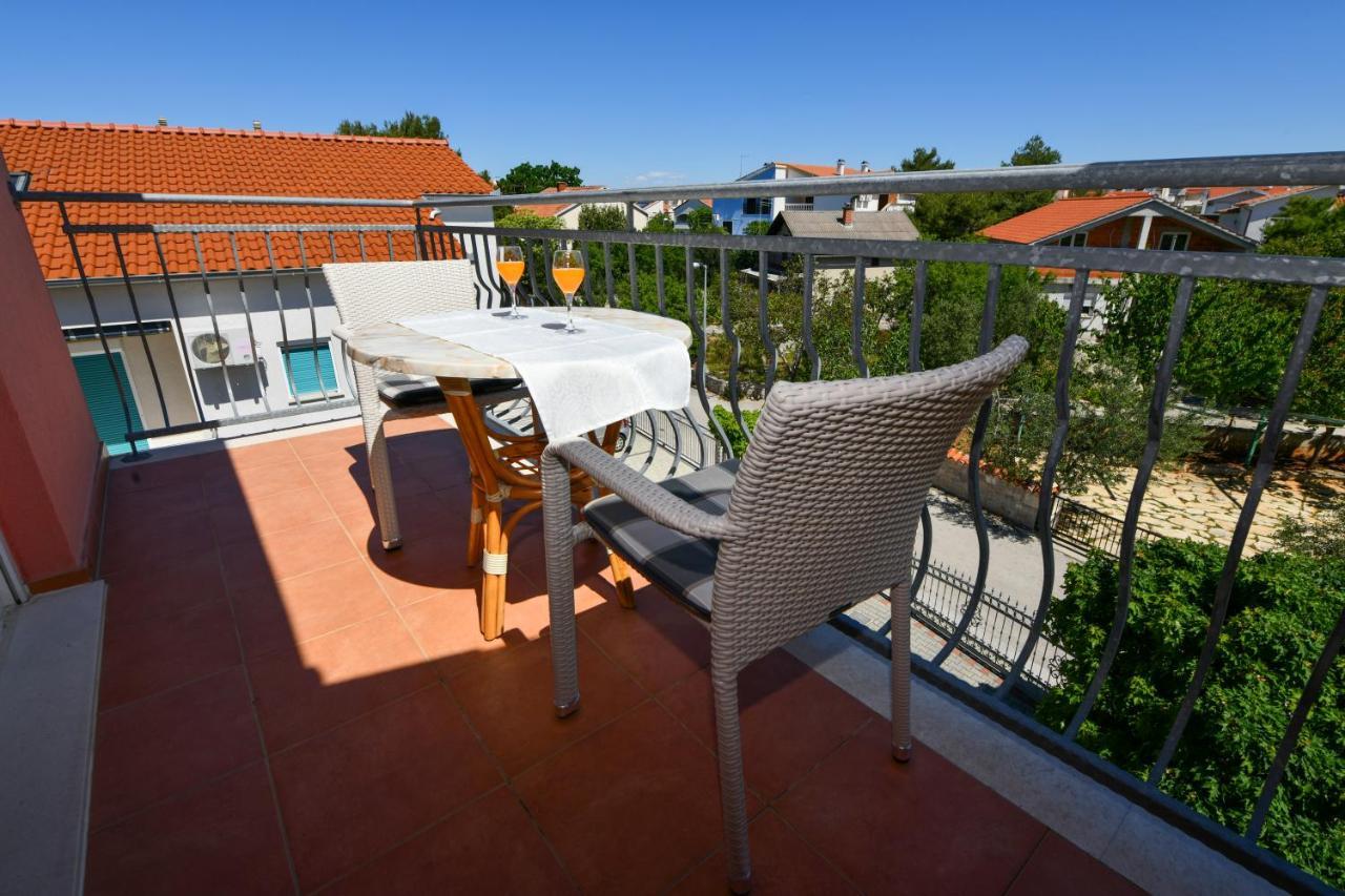 Apartments Vila Miranda Vodice Exterior foto