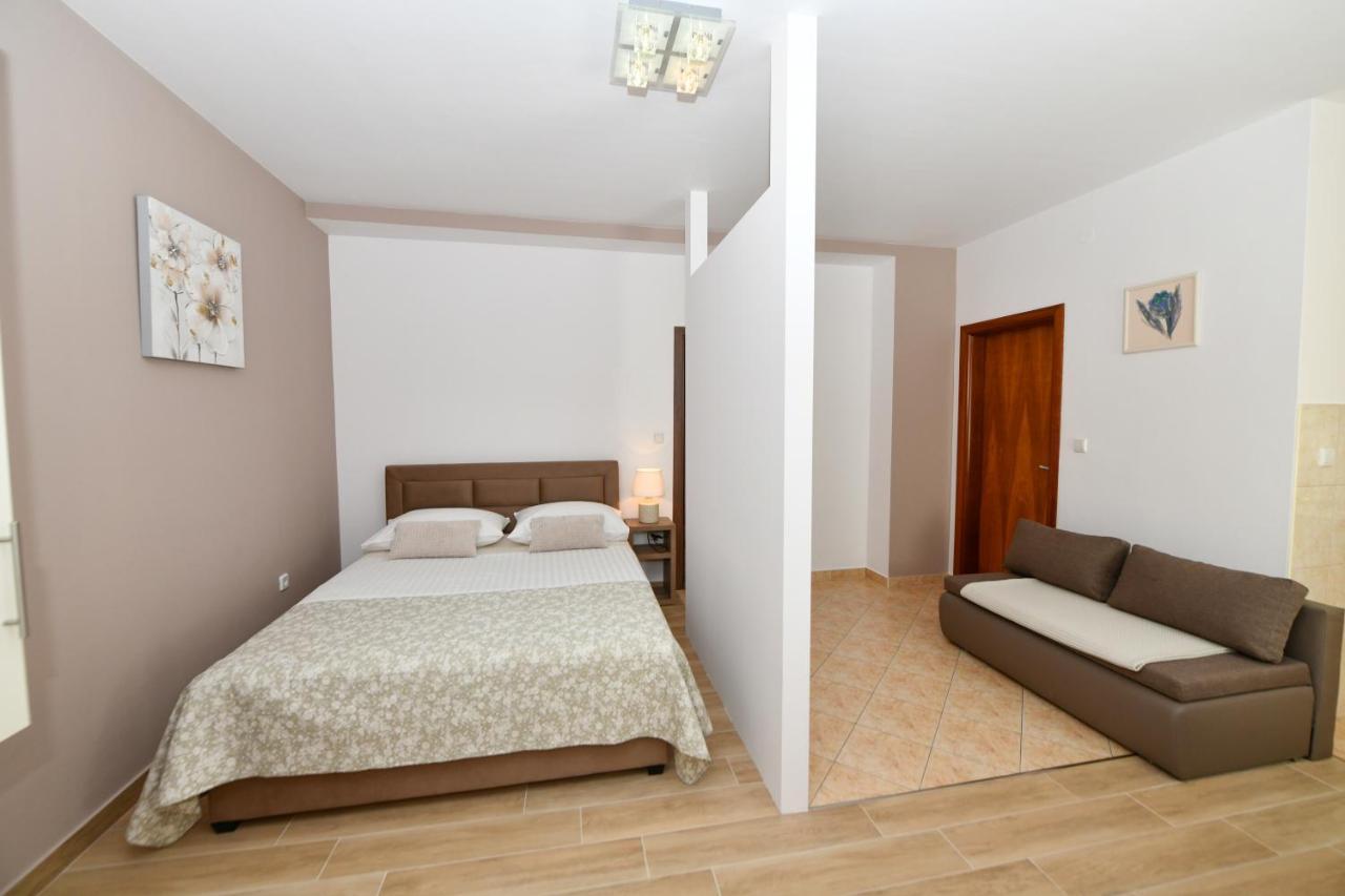 Apartments Vila Miranda Vodice Exterior foto