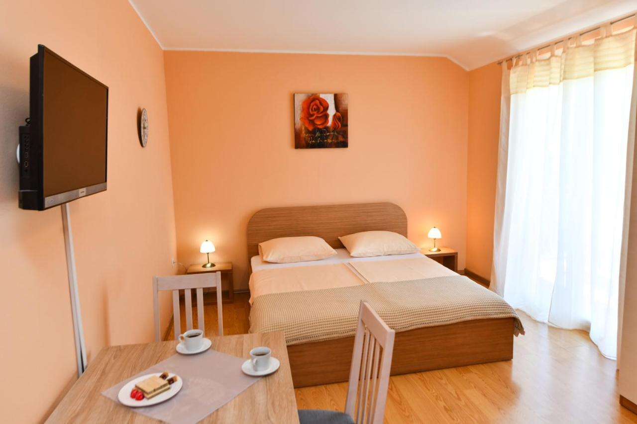 Apartments Vila Miranda Vodice Exterior foto