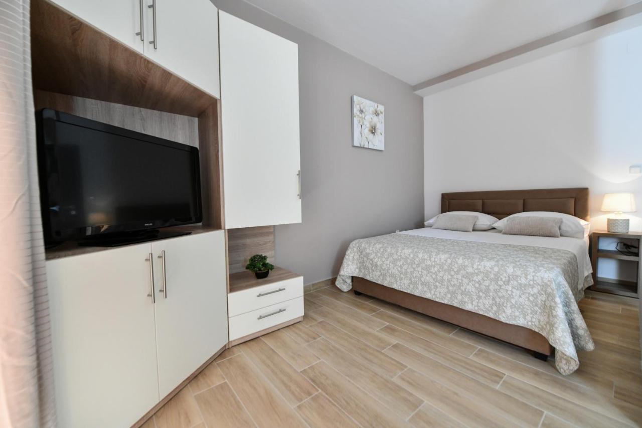 Apartments Vila Miranda Vodice Exterior foto
