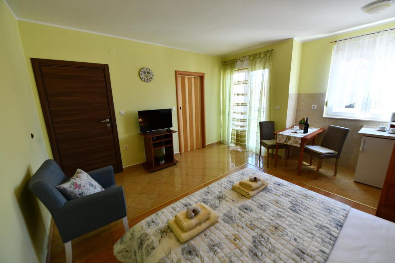 Apartments Vila Miranda Vodice Exterior foto